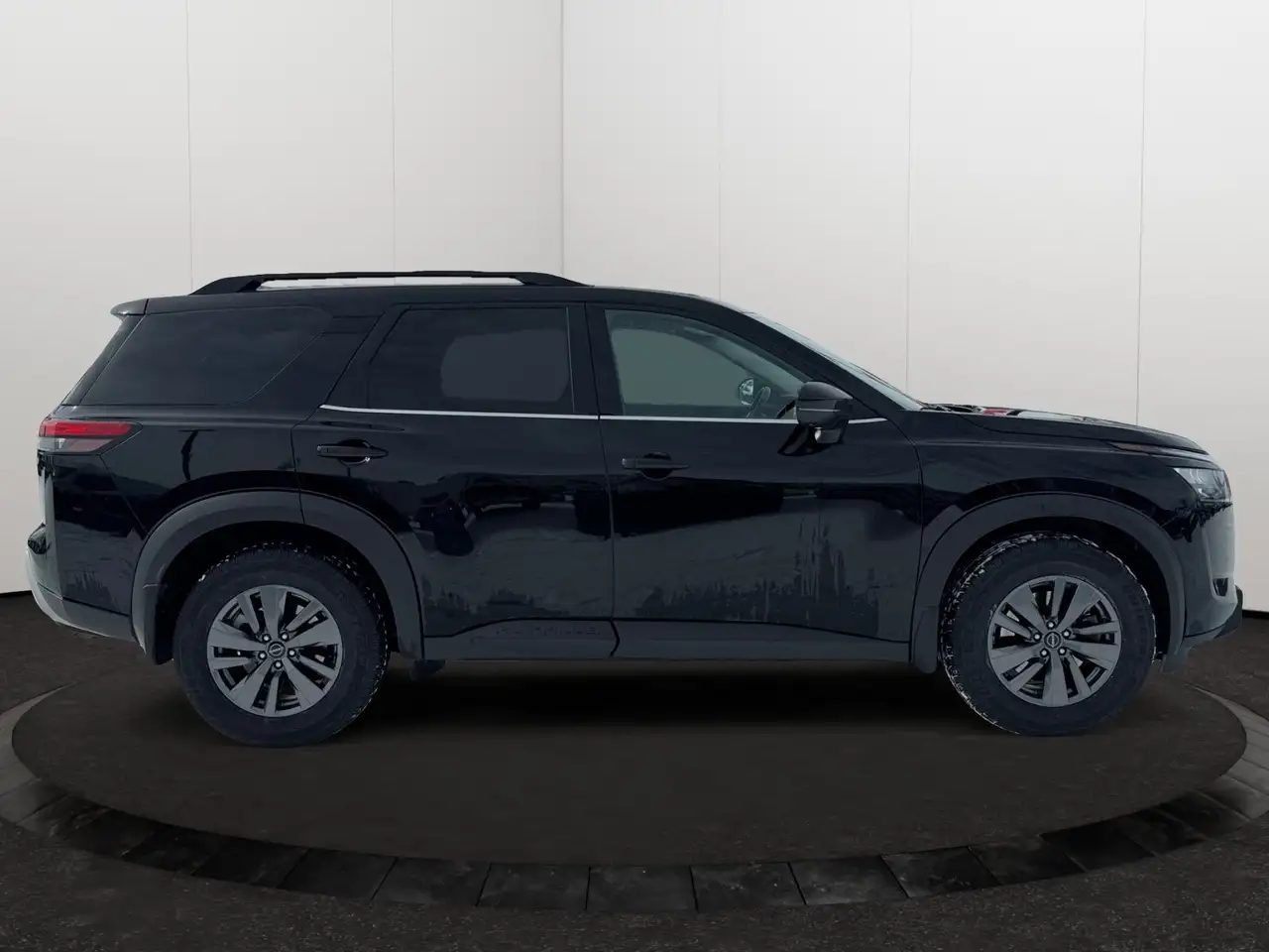 Nissan Pathfinder снимка Nissan Pathfinder
