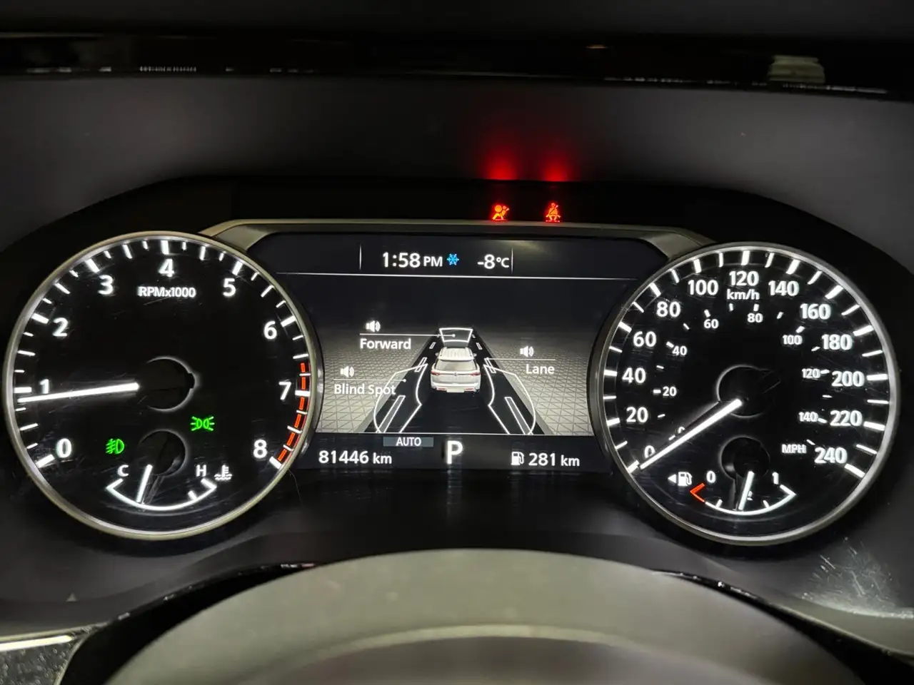 Nissan Pathfinder снимка Nissan Pathfinder