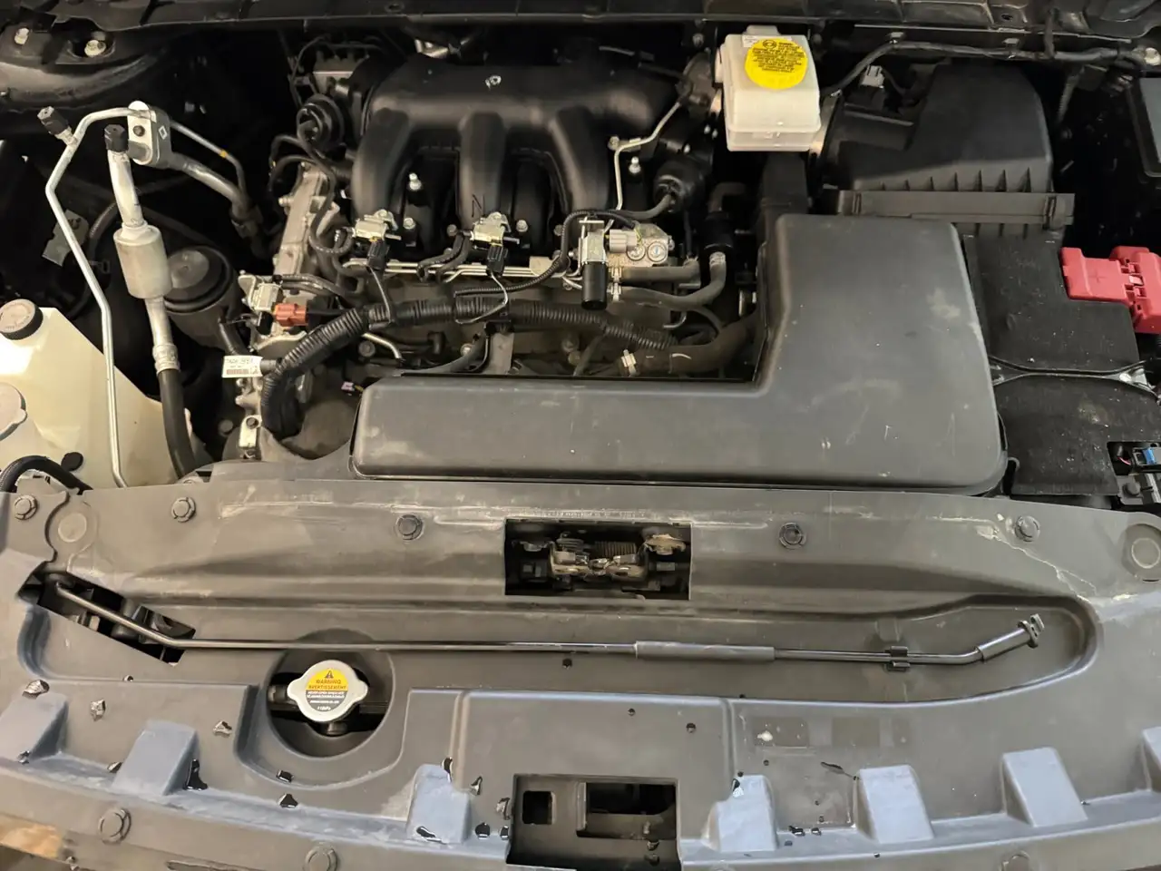 Nissan Pathfinder снимка Nissan Pathfinder