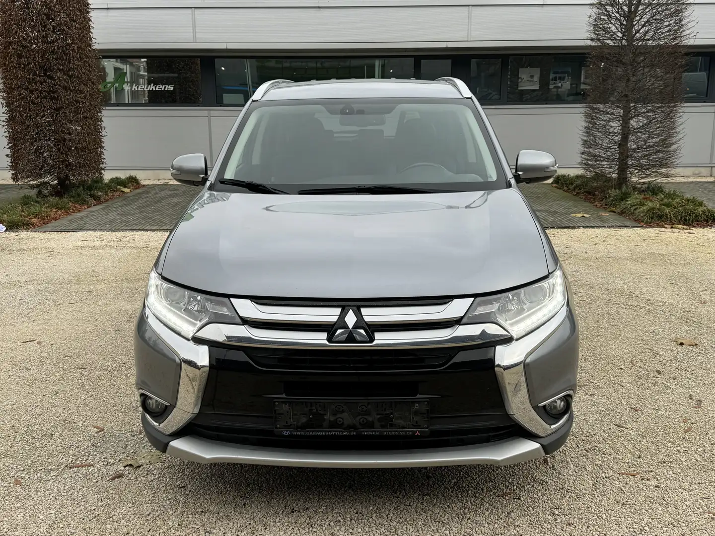 Mitsubishi Outlander 2.2 DI-D 150 4WD Intense Navi airco 7places ! Grijs - 2