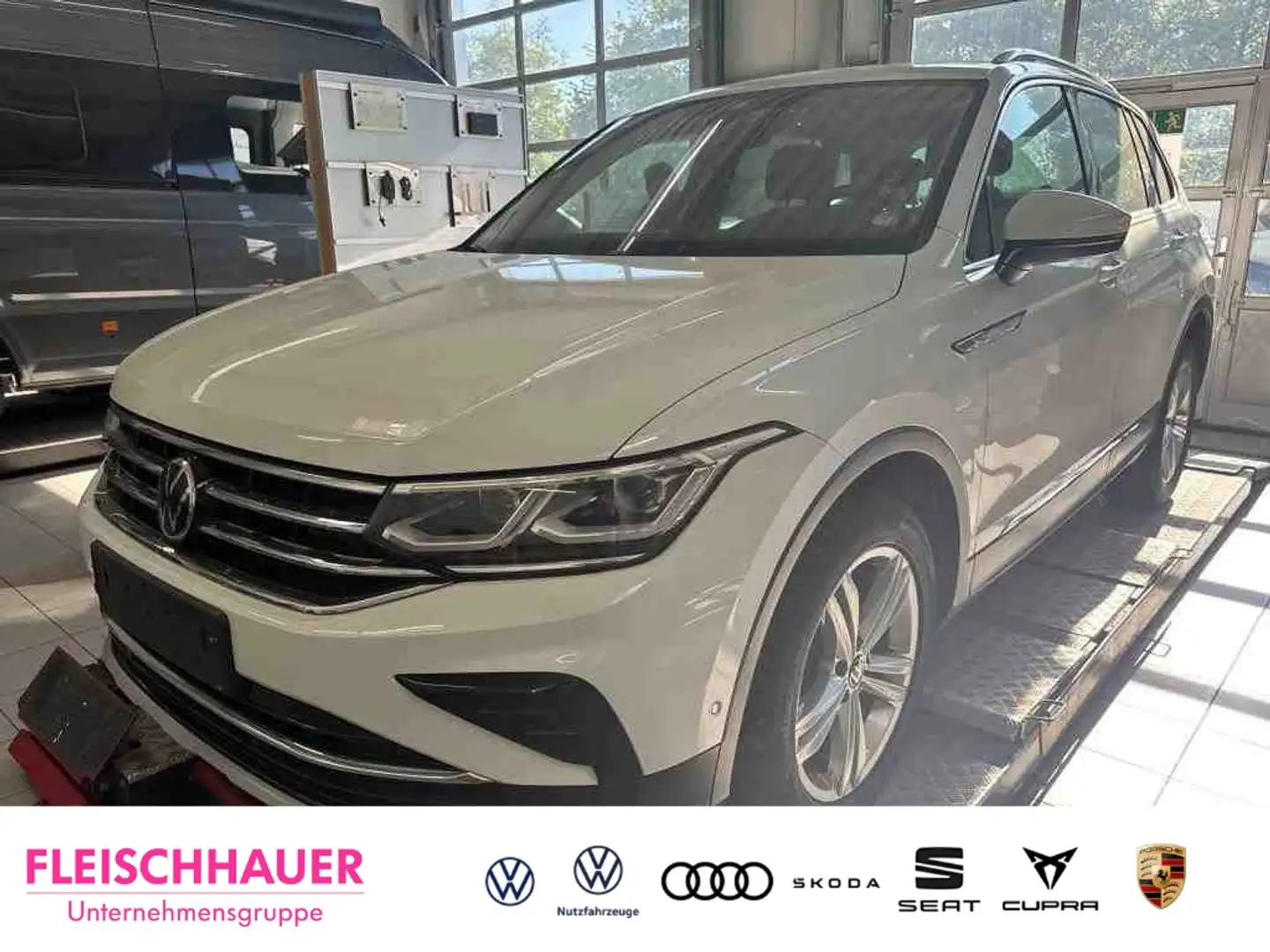 Volkswagen Tiguan Elegance 4Motion 2.0 TDI DSG AHK Pano Navi Weiß - 1