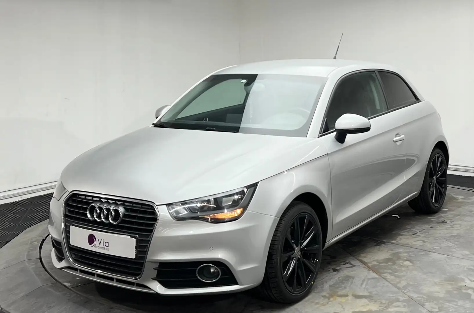 Audi A1 1.4 TFSI 122 Ambition Luxe S tronic Gris - 1