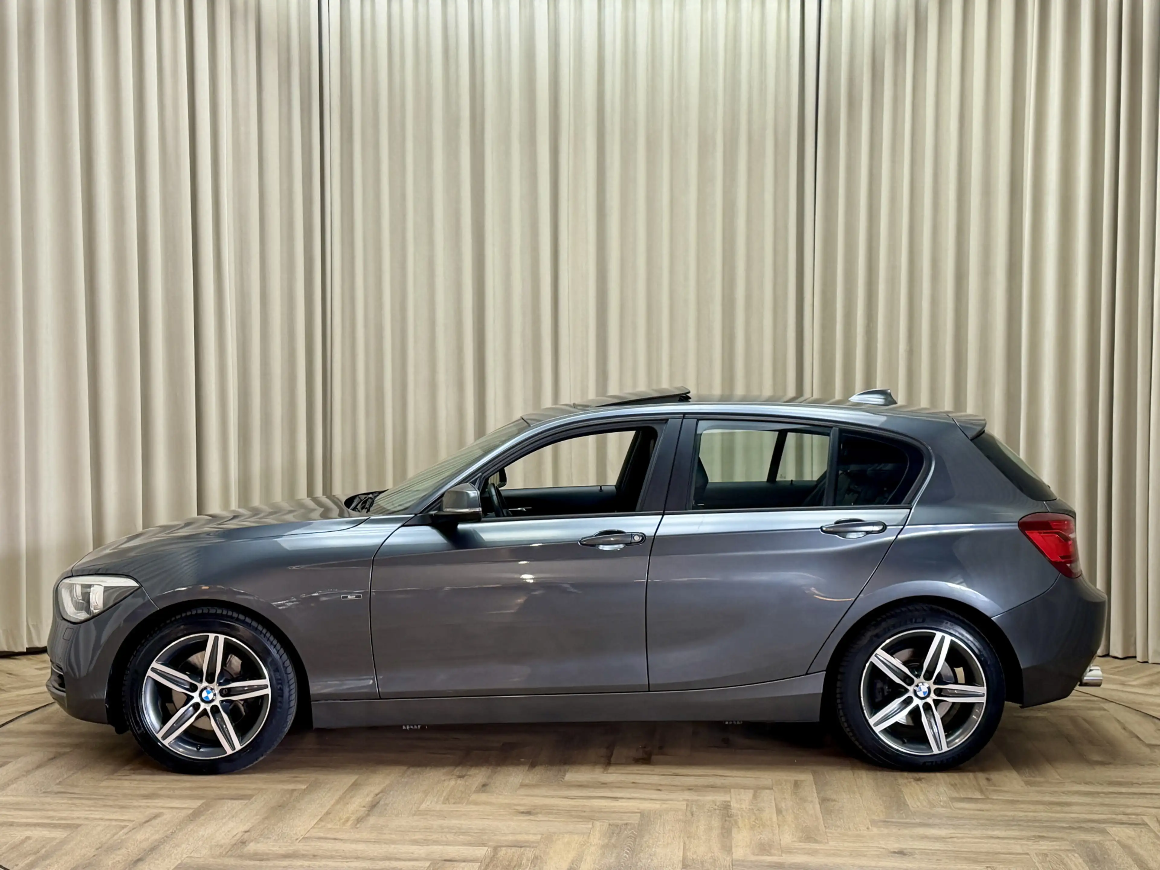 BMW 125 1-serie 125i *Sportline* Leder / Schuif/Kanteldak — photo 4