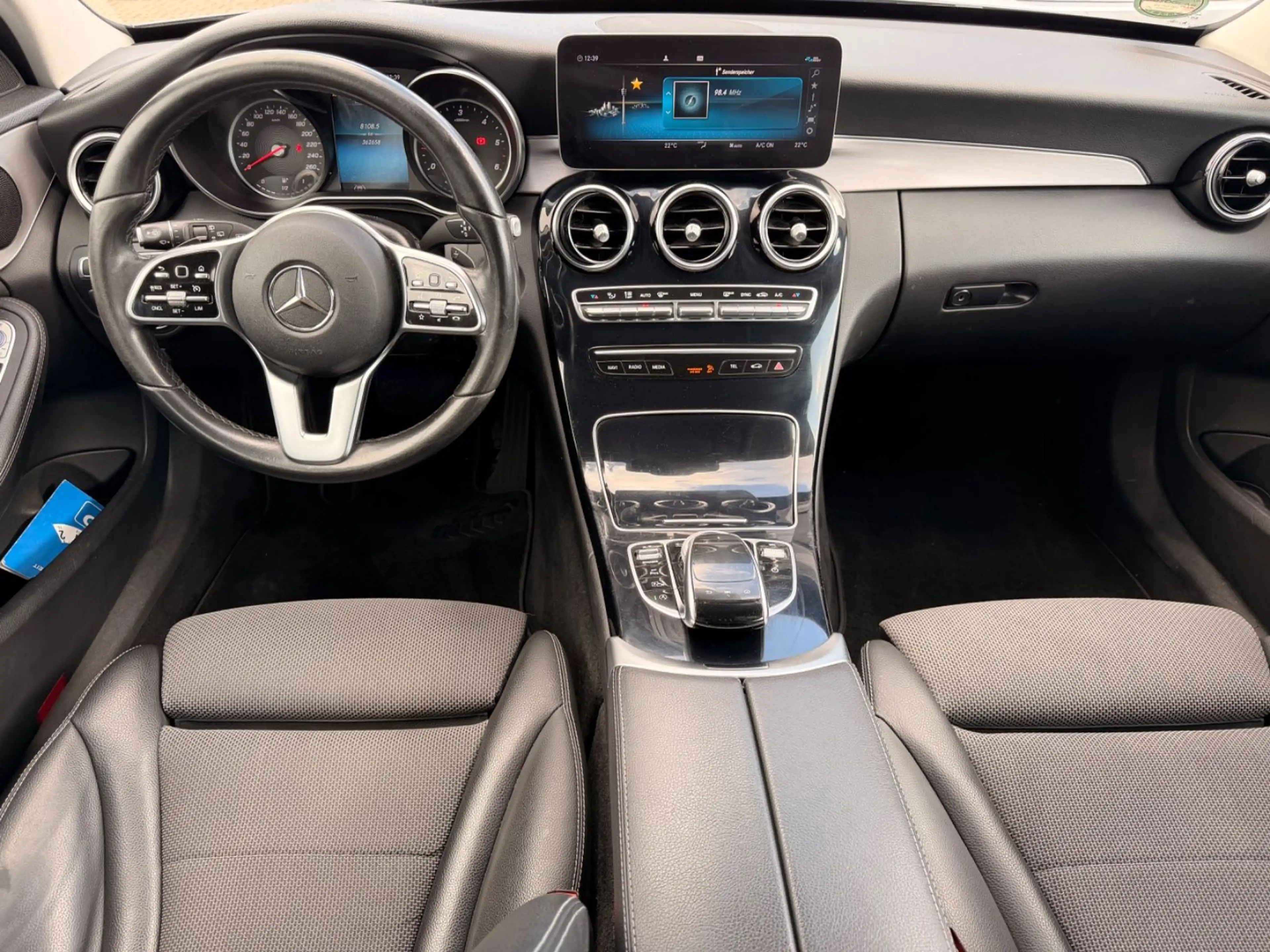 Mercedes-Benz C 200 d T AMG Line LED Kamera Keyless Go — photo 14