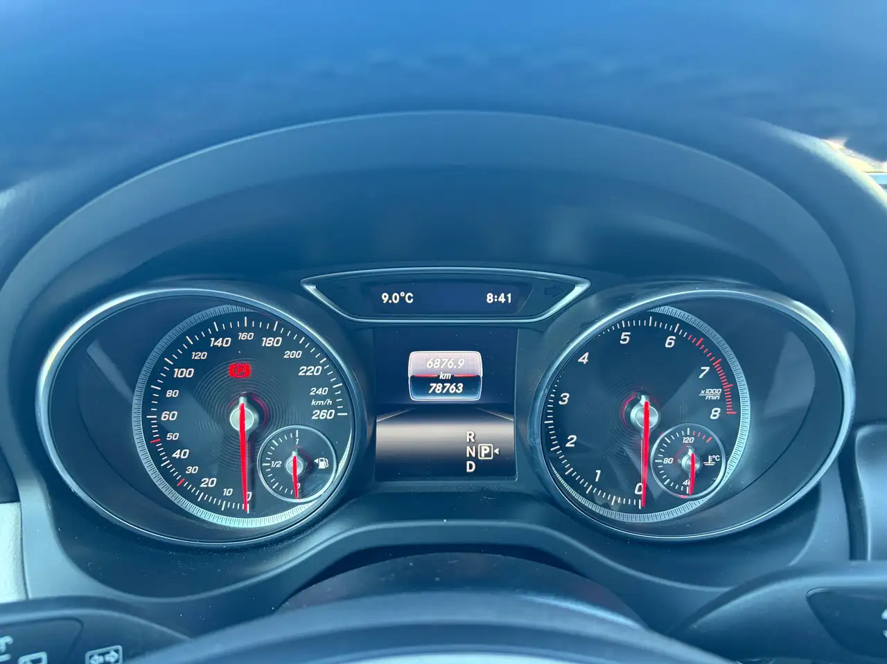 Mercedes-Benz GLA снимка Mercedes-Benz GLA