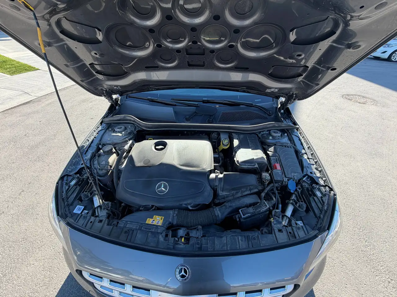 Mercedes-Benz GLA снимка Mercedes-Benz GLA