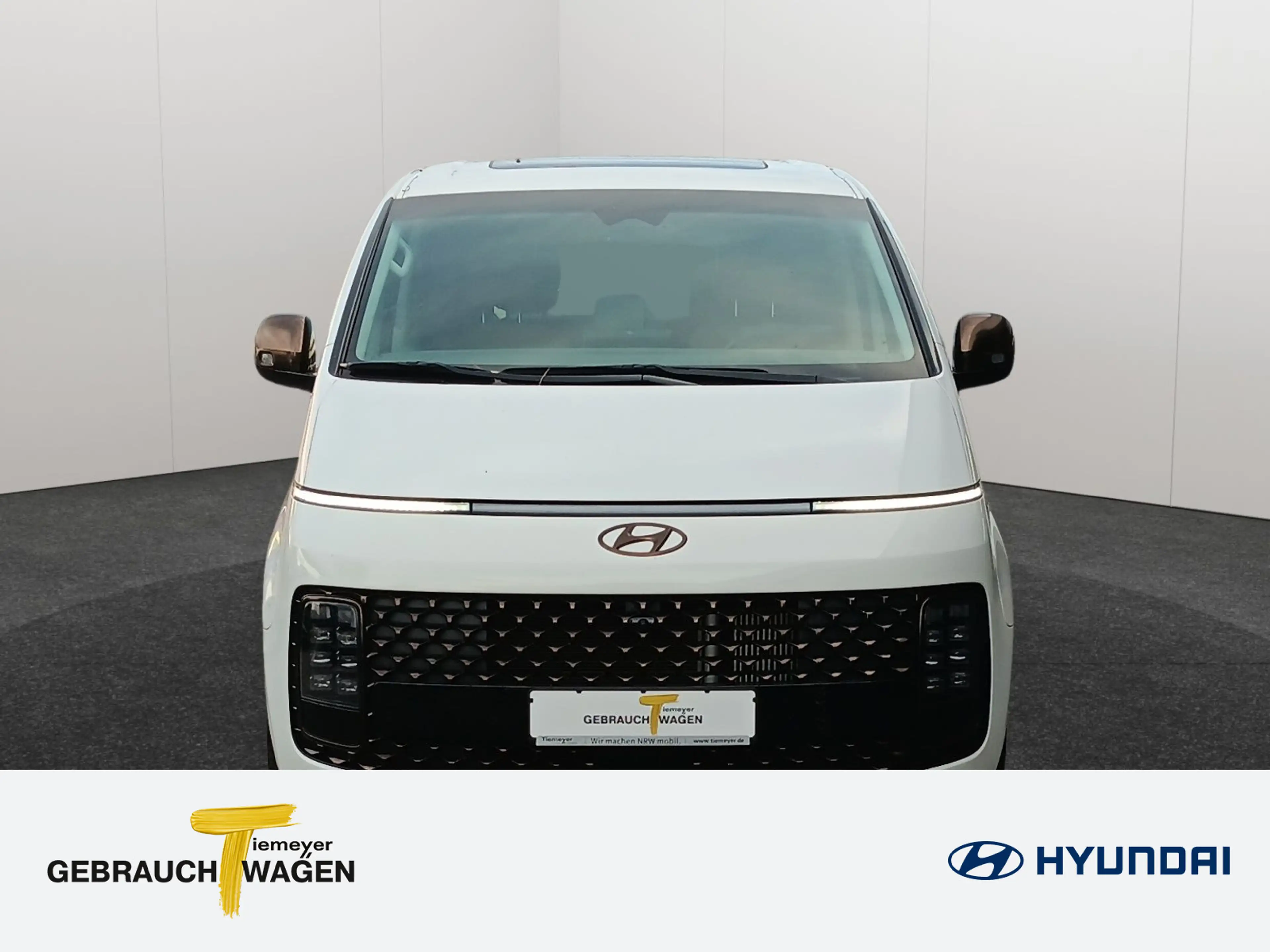 Hyundai STARIA STARIA 2.2 CRDi Signature 4WD Leder Navi PanoD — photo 2
