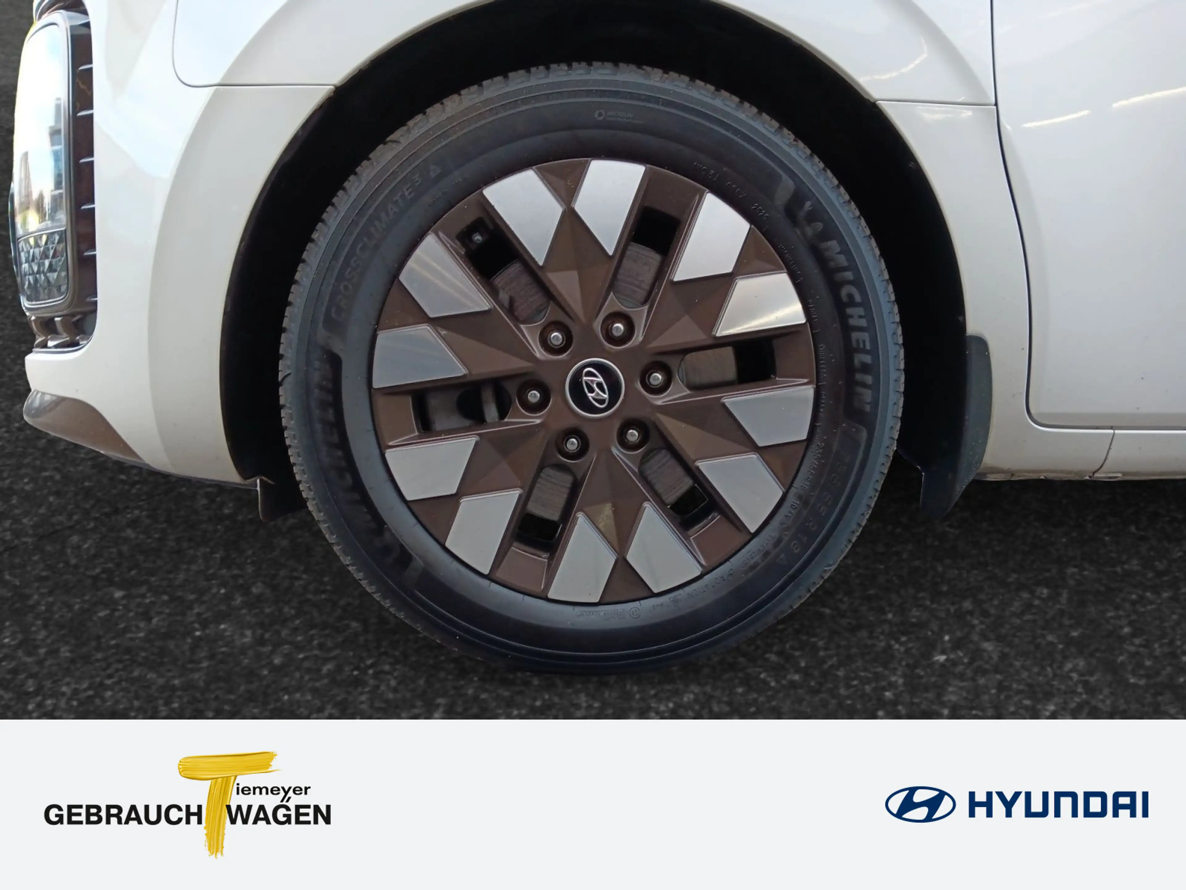 Hyundai STARIA STARIA 2.2 CRDi Signature 4WD Leder Navi PanoD — photo 9