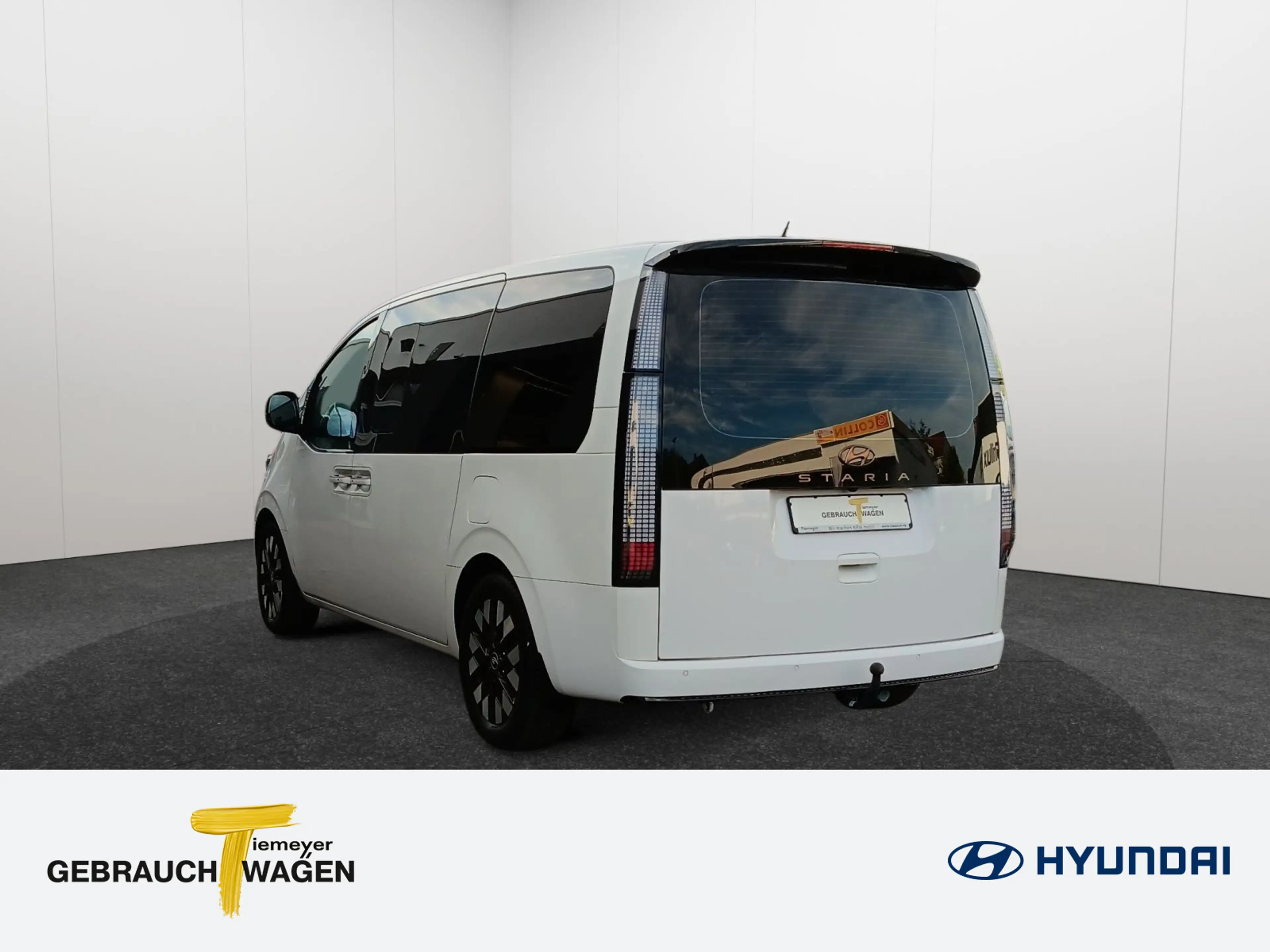 Hyundai STARIA STARIA 2.2 CRDi Signature 4WD Leder Navi PanoD — photo 7