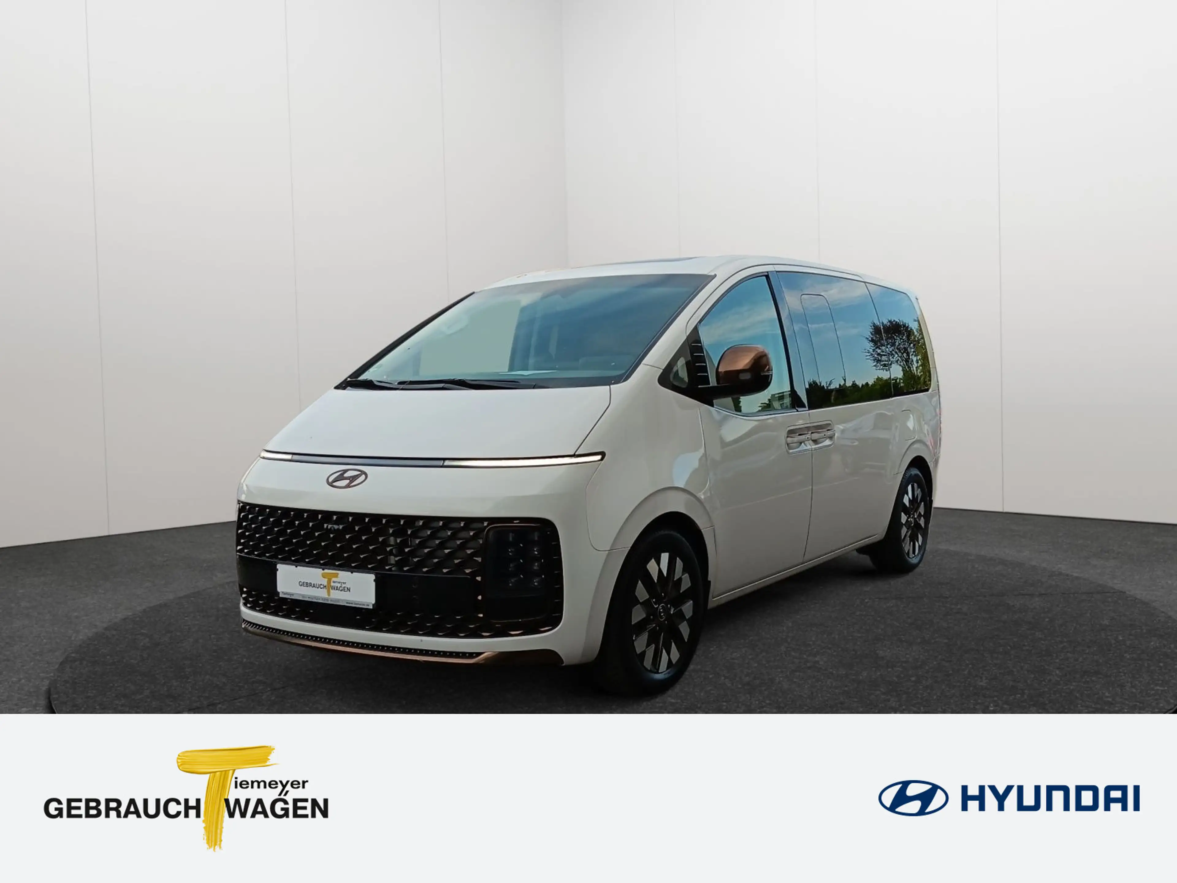 Hyundai STARIA STARIA 2.2 CRDi Signature 4WD Leder Navi PanoD