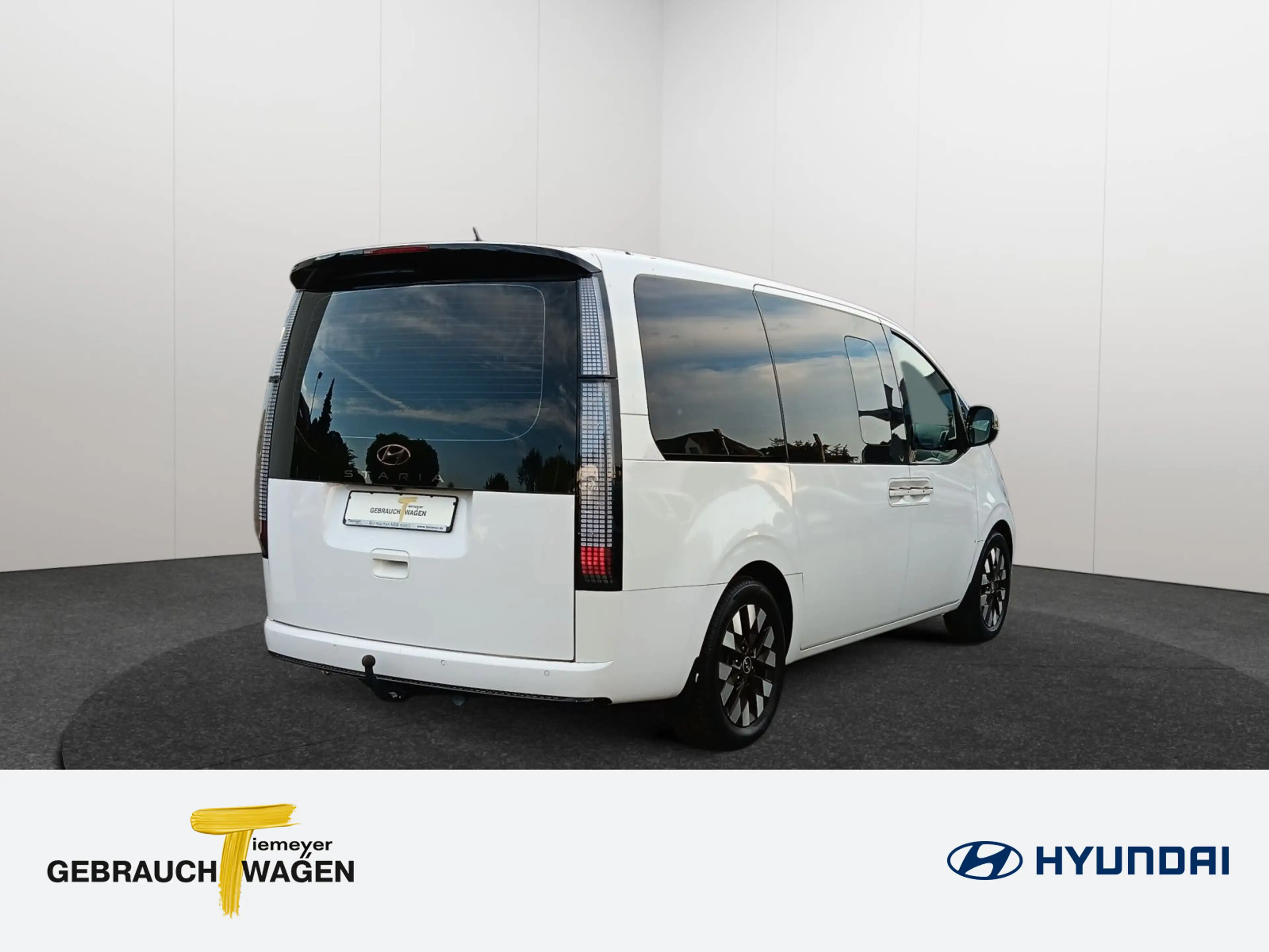 Hyundai STARIA STARIA 2.2 CRDi Signature 4WD Leder Navi PanoD — photo 5