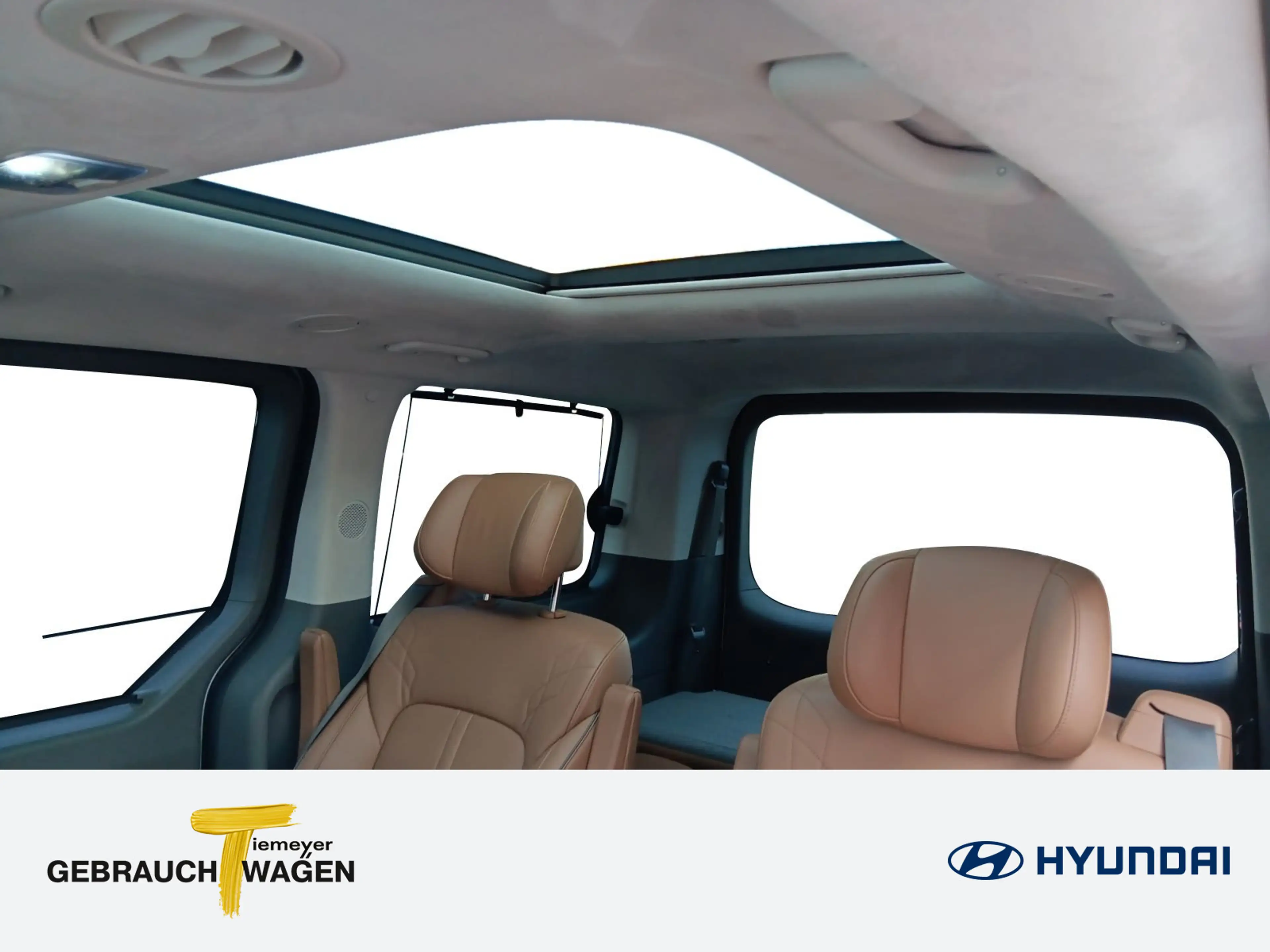 Hyundai STARIA STARIA 2.2 CRDi Signature 4WD Leder Navi PanoD — photo 15