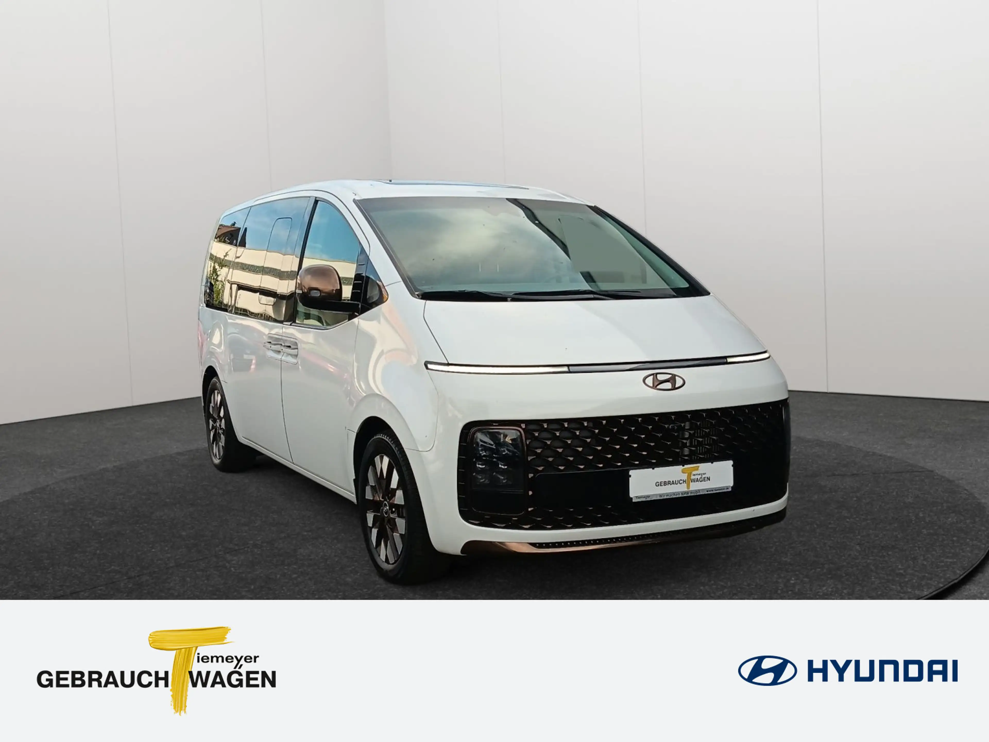 Hyundai STARIA STARIA 2.2 CRDi Signature 4WD Leder Navi PanoD — photo 3