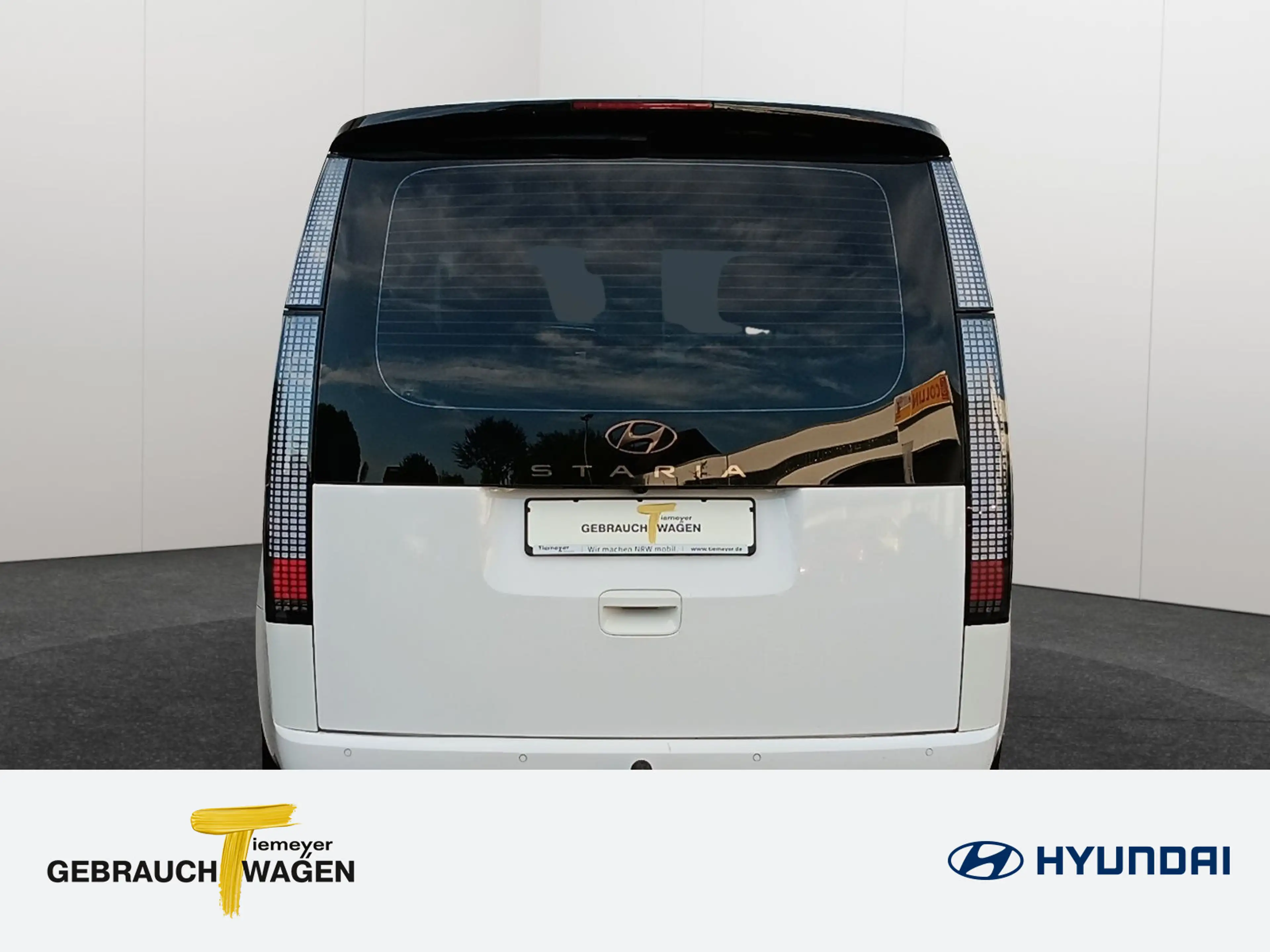 Hyundai STARIA STARIA 2.2 CRDi Signature 4WD Leder Navi PanoD — photo 6