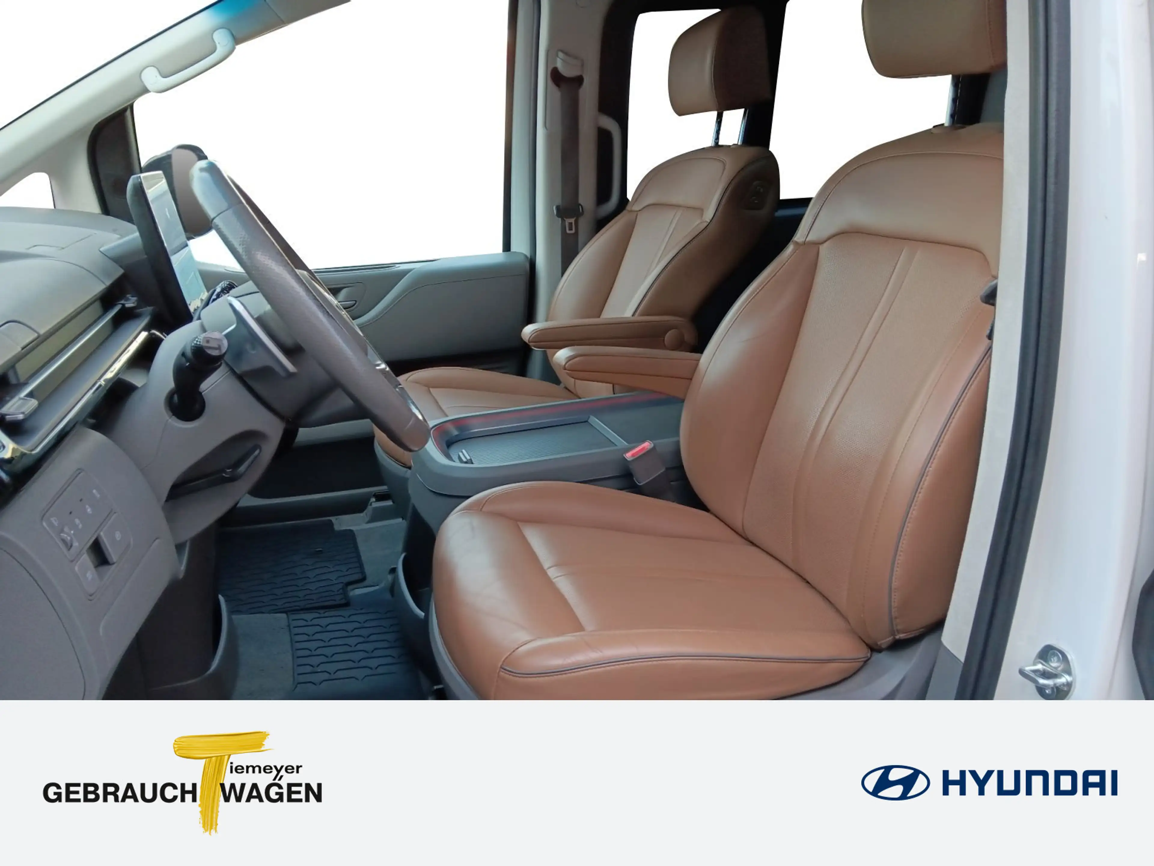 Hyundai STARIA STARIA 2.2 CRDi Signature 4WD Leder Navi PanoD — photo 10