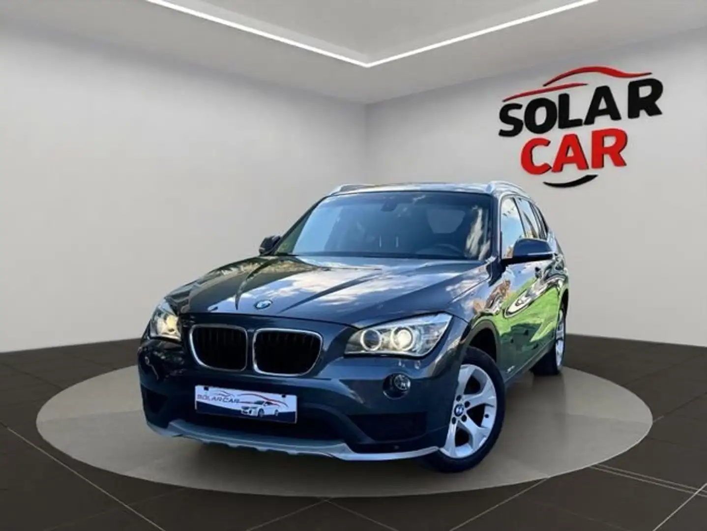 BMW X1 2.0 143CV Gris - 1