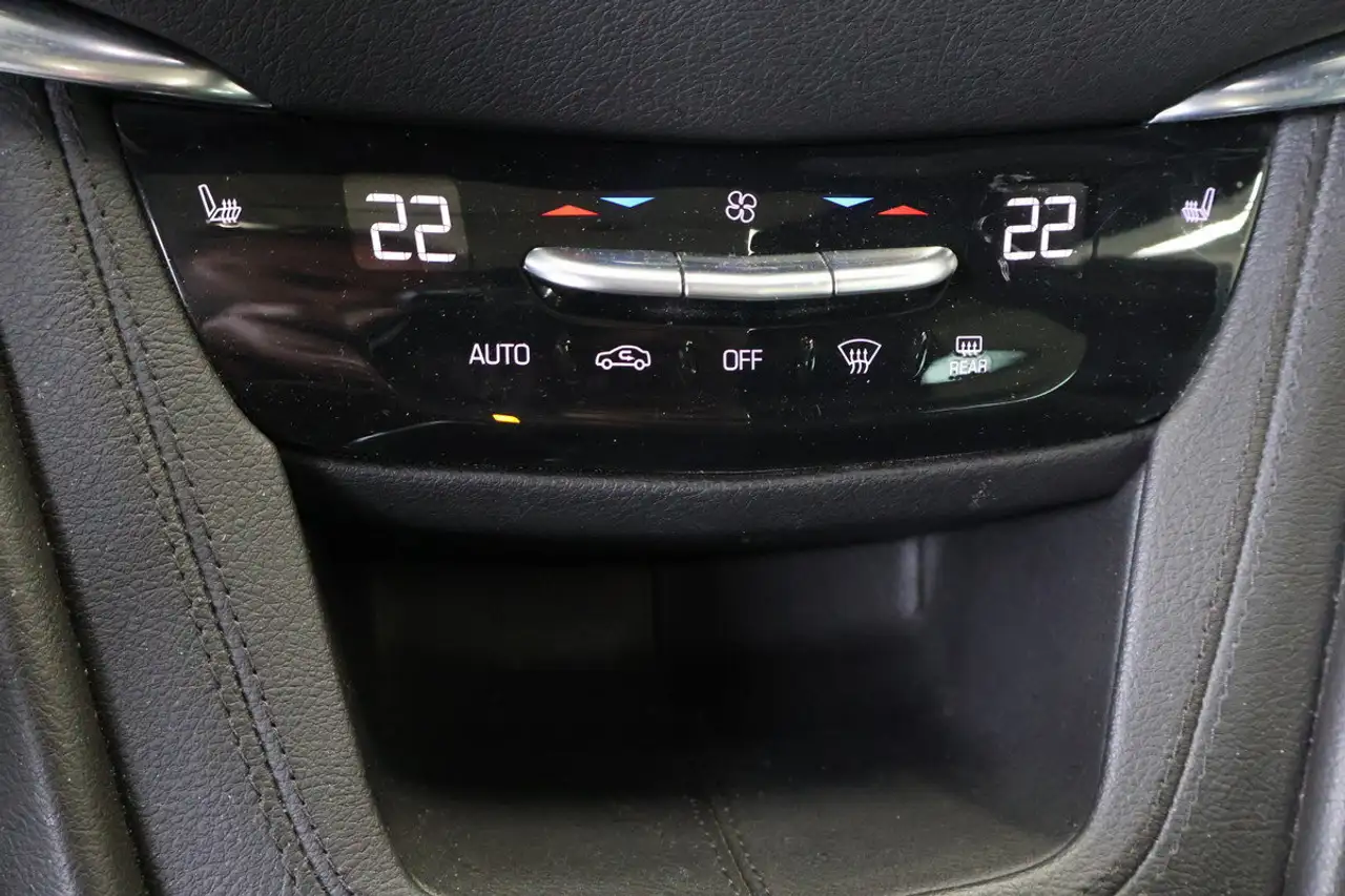 Cadillac XT5 снимка Cadillac XT5