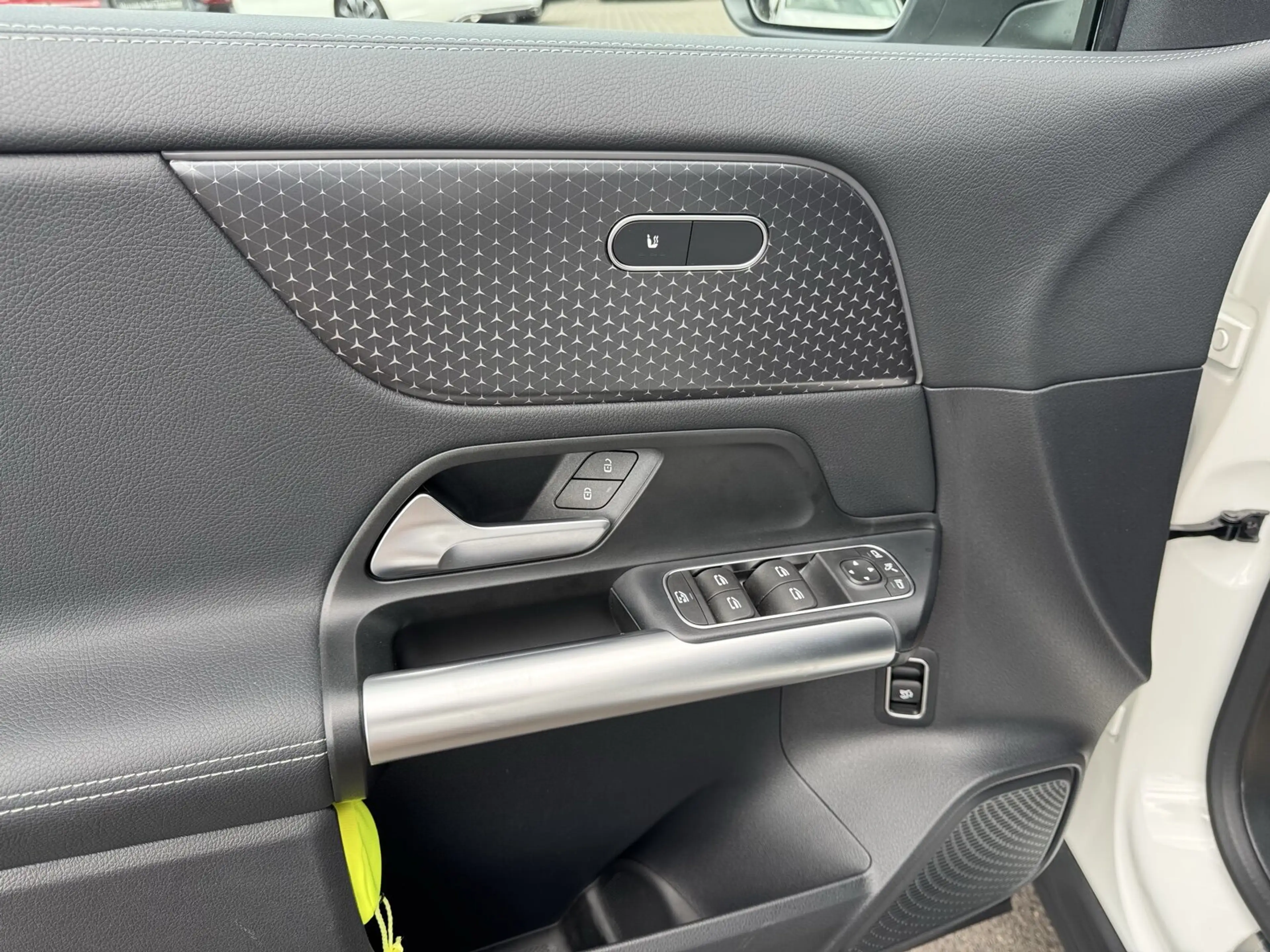Mercedes-Benz EQA 250 EQA 250+ PROGR. NAVI+AHK+DISTR+LED+KAMERA+EASY-P — photo 9