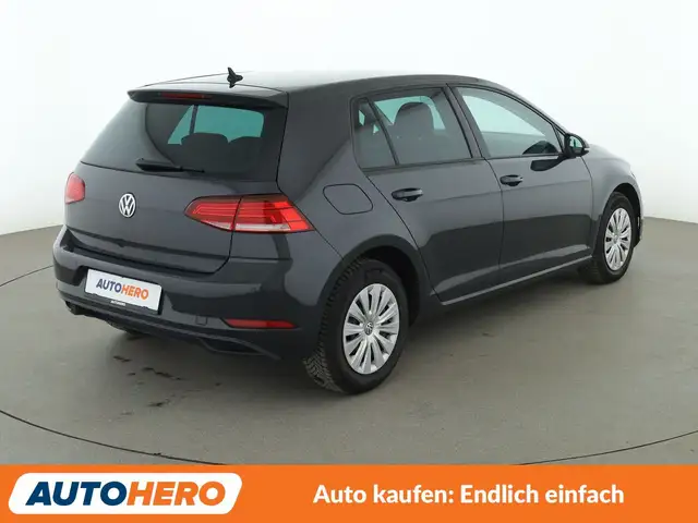 Volkswagen Golf view 6
