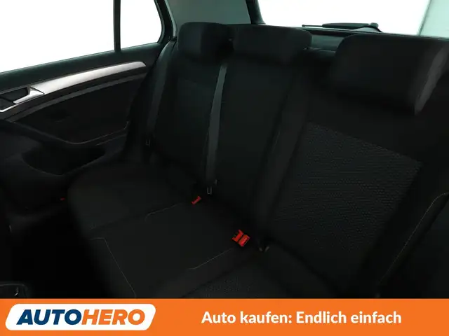 Volkswagen Golf view 14