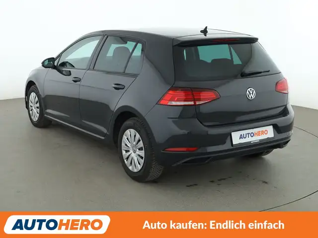 Volkswagen Golf view 4