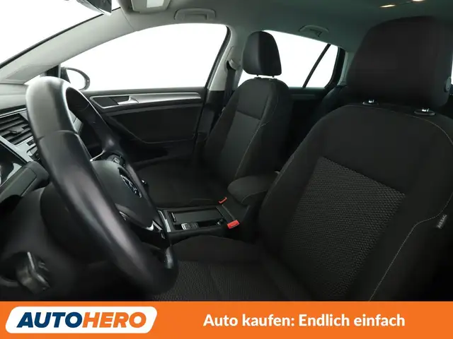 Volkswagen Golf view 10