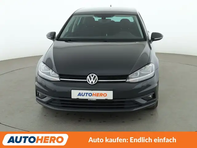 Volkswagen Golf view 9