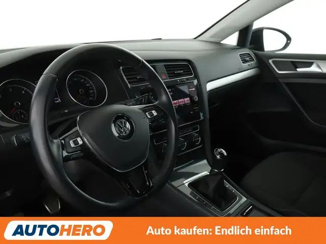 Volkswagen Golf view 11