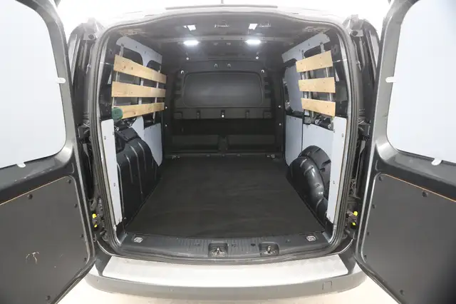 Volkswagen Caddy view 3
