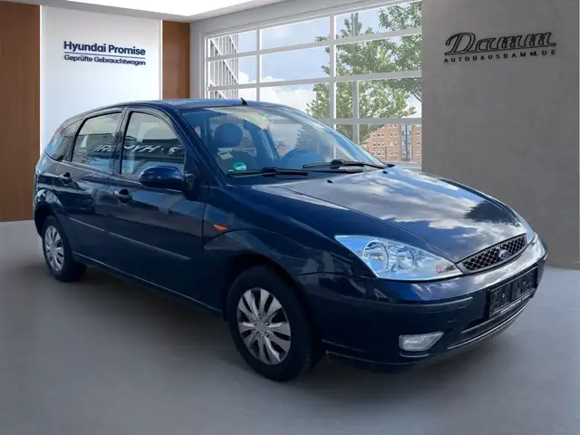 Ford Focus view 2