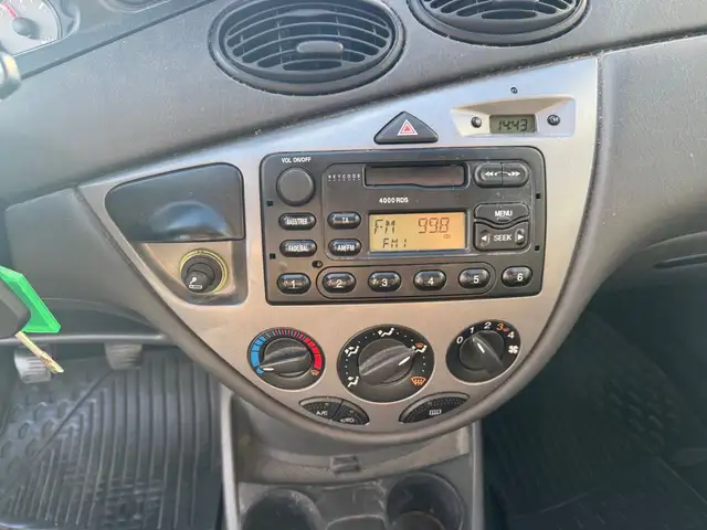 Ford Focus view 9