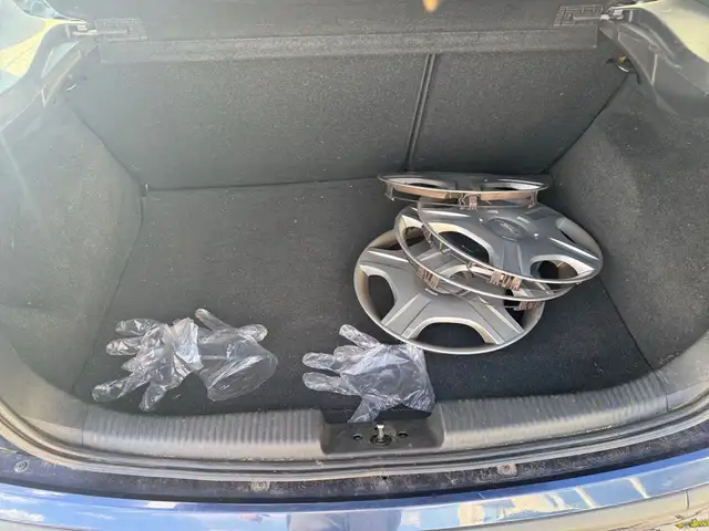 Ford Focus view 12