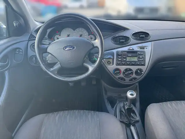 Ford Focus view 10