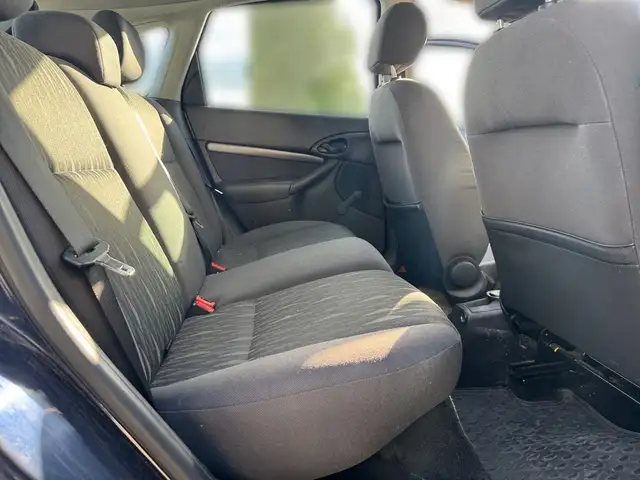 Ford Focus view 13