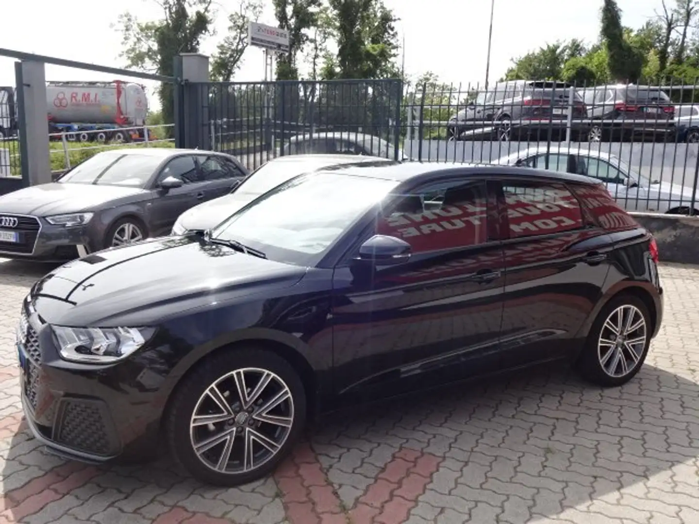 Audi A1 Sportback 25 1.0 tfsi  Adatta x neopatentati Noir - 1