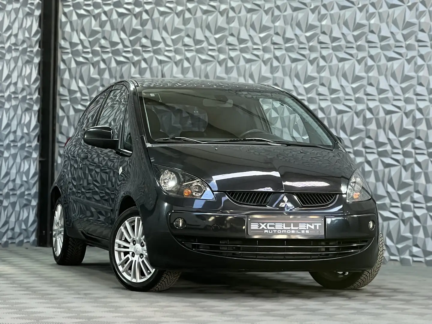 Mitsubishi Colt 1.3i 16v Flair*AIRCO*GARANTIE 12 MOIS* Noir - 2