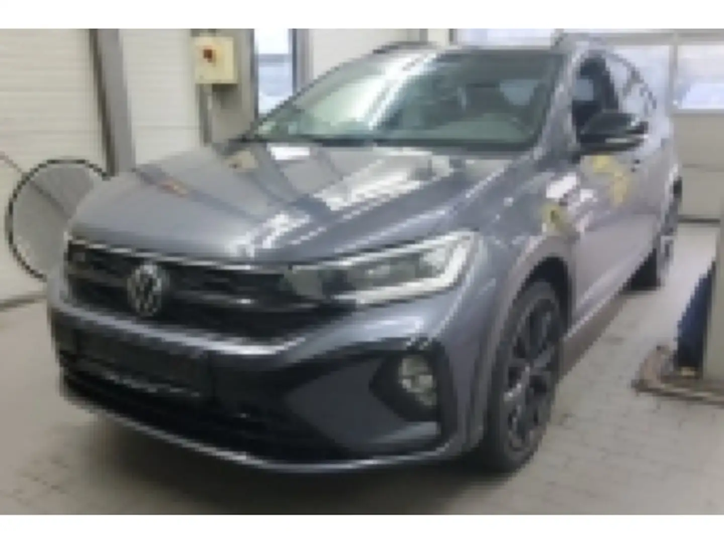 Volkswagen Taigo 1.5 TSI DSG R-Line Navi IQ.Light DAB+ Fron Grau - 2