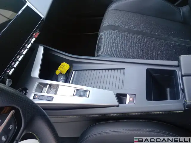 Peugeot 408 view 11
