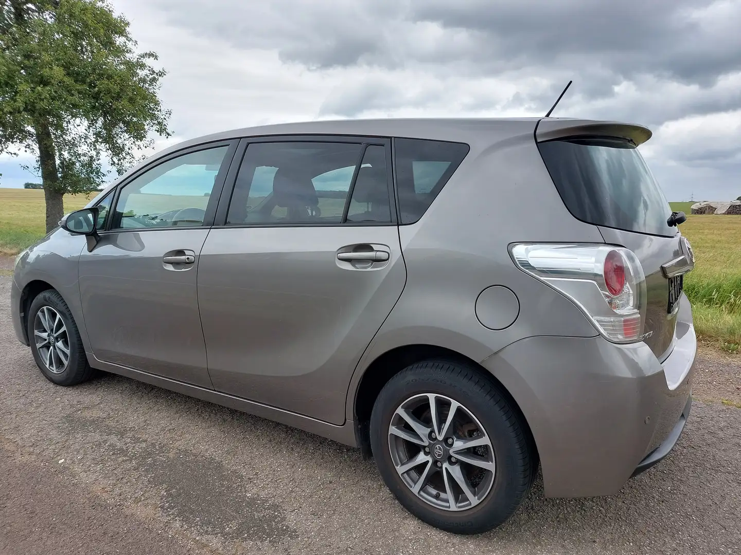Toyota Verso SkyView Edition - 2