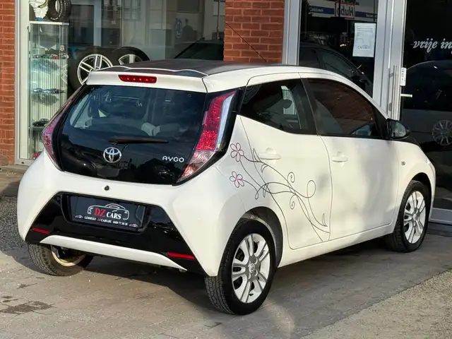 Toyota Aygo view 12