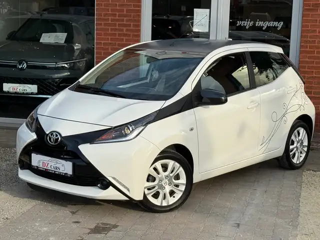 Toyota Aygo view 3