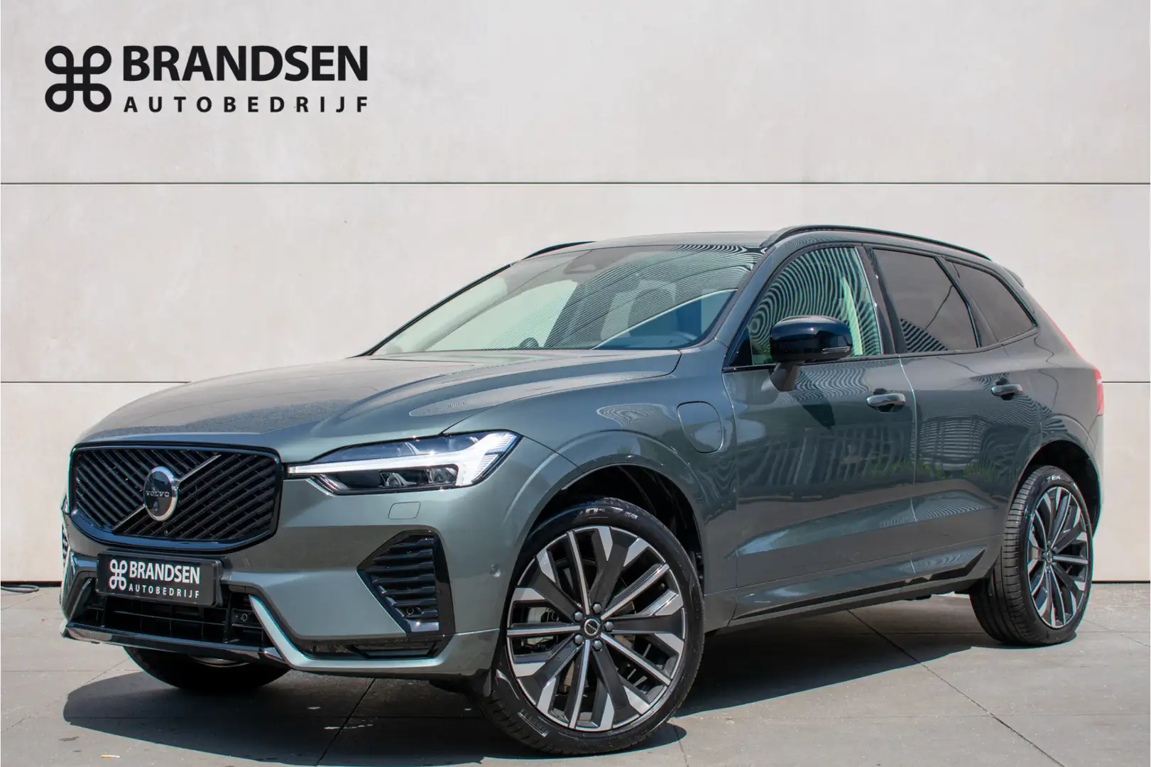 Volvo XC60 2.0 T8 Plug-in hybrid AWD Ultra Dark -Luchtver-B&W Groen - 1