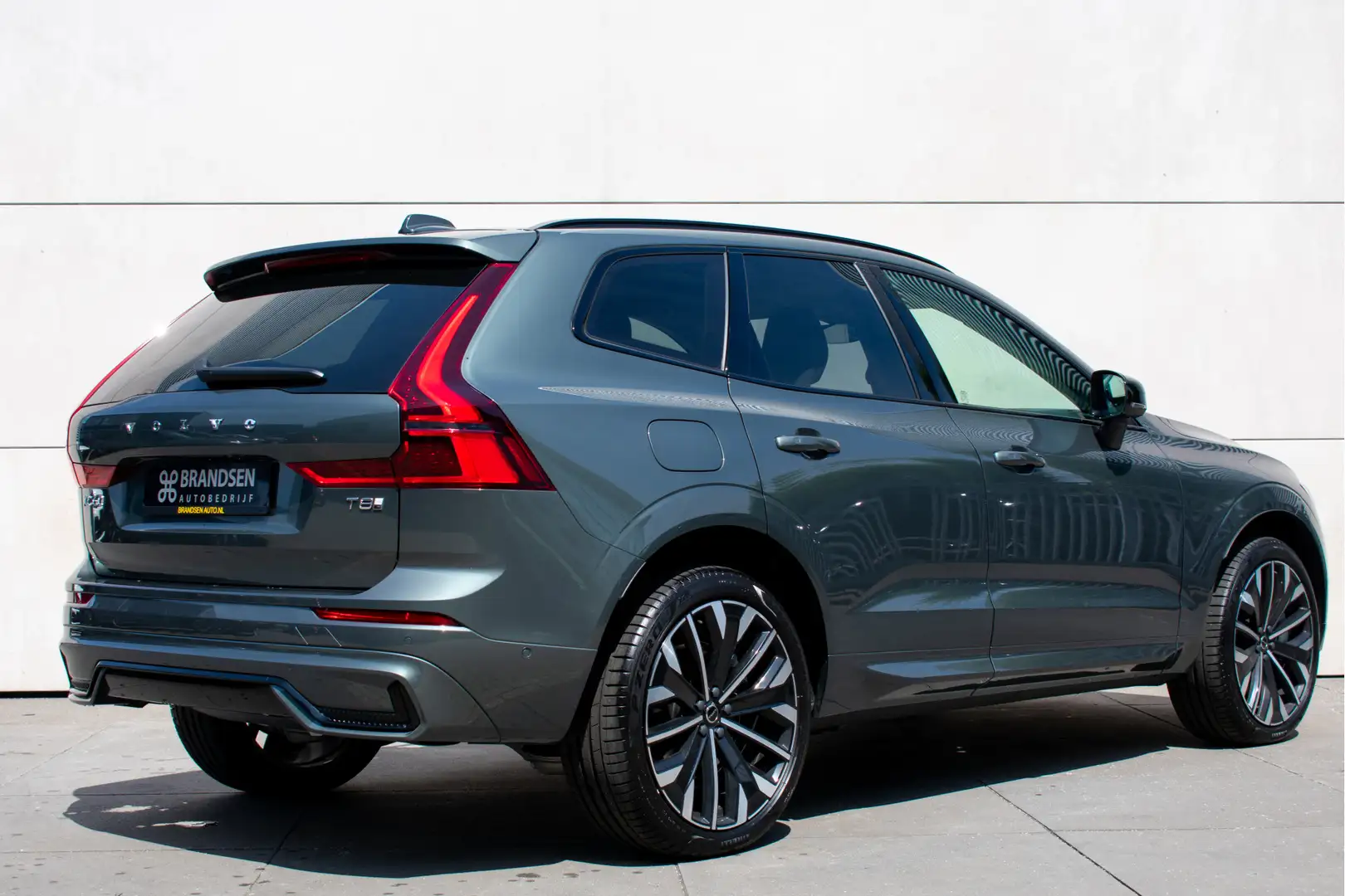 Volvo XC60 2.0 T8 Plug-in hybrid AWD Ultra Dark -Luchtver-B&W Groen - 2