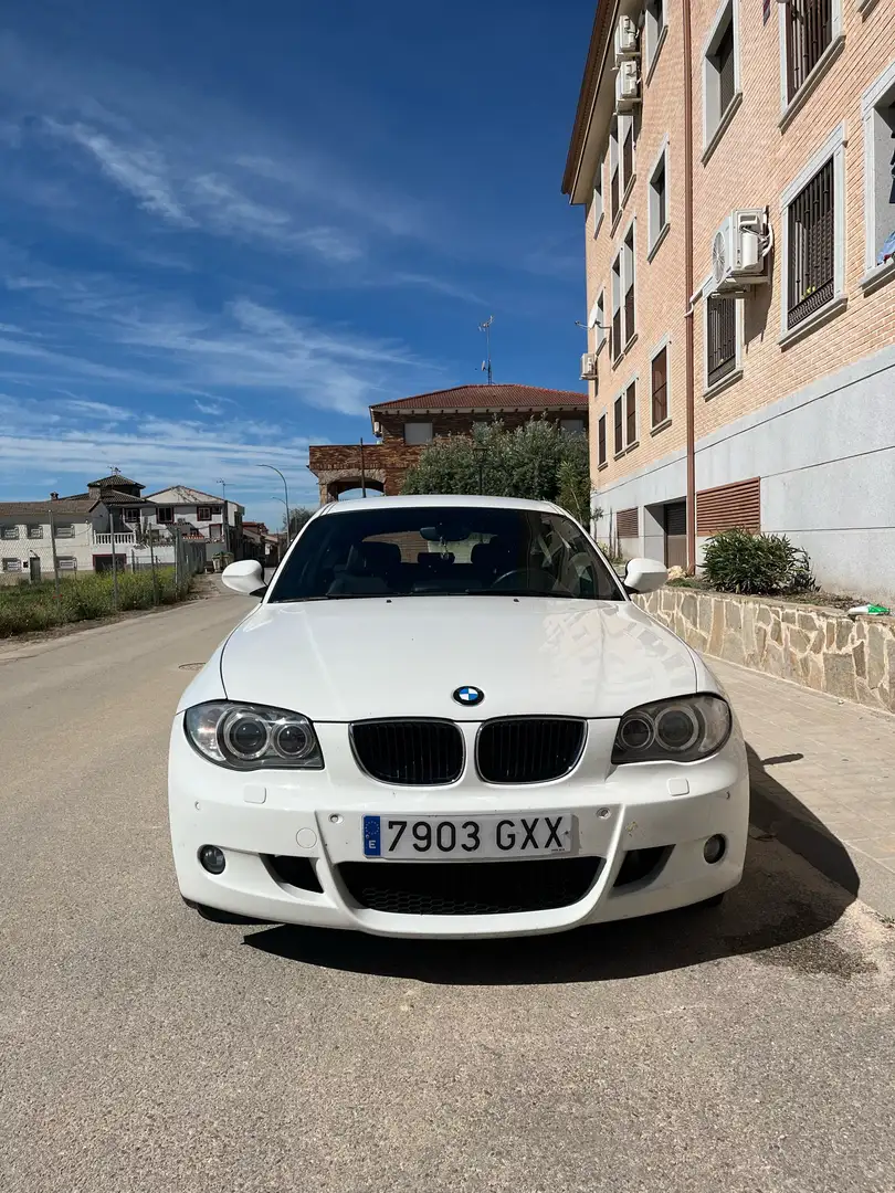 BMW 118 118d Coupé Bílá - 2