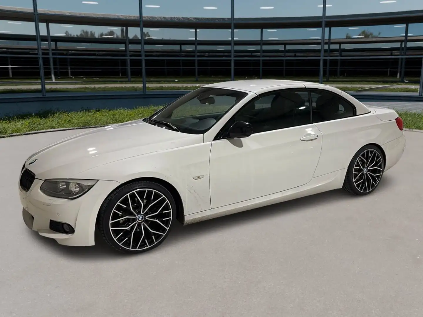 BMW 320 i Cabrio E93+M-Paket+Leder+19 Zoll+Navi+SHZ++ Blanc - 1