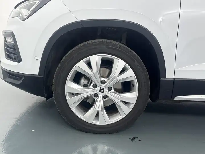 SEAT Ateca 2023, foto 8