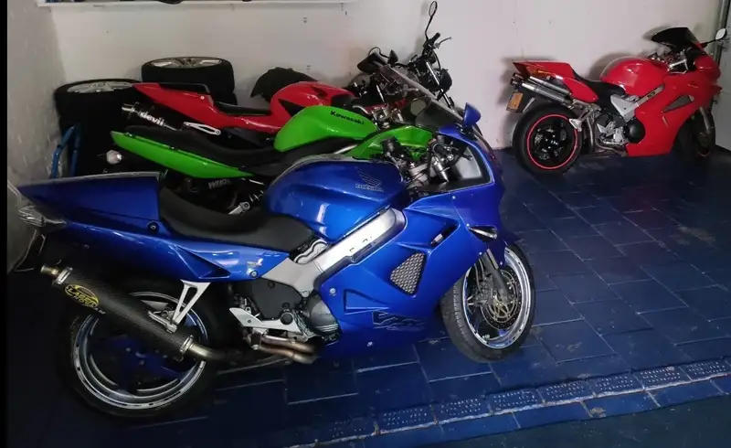 Honda VFR 800 - foto 2