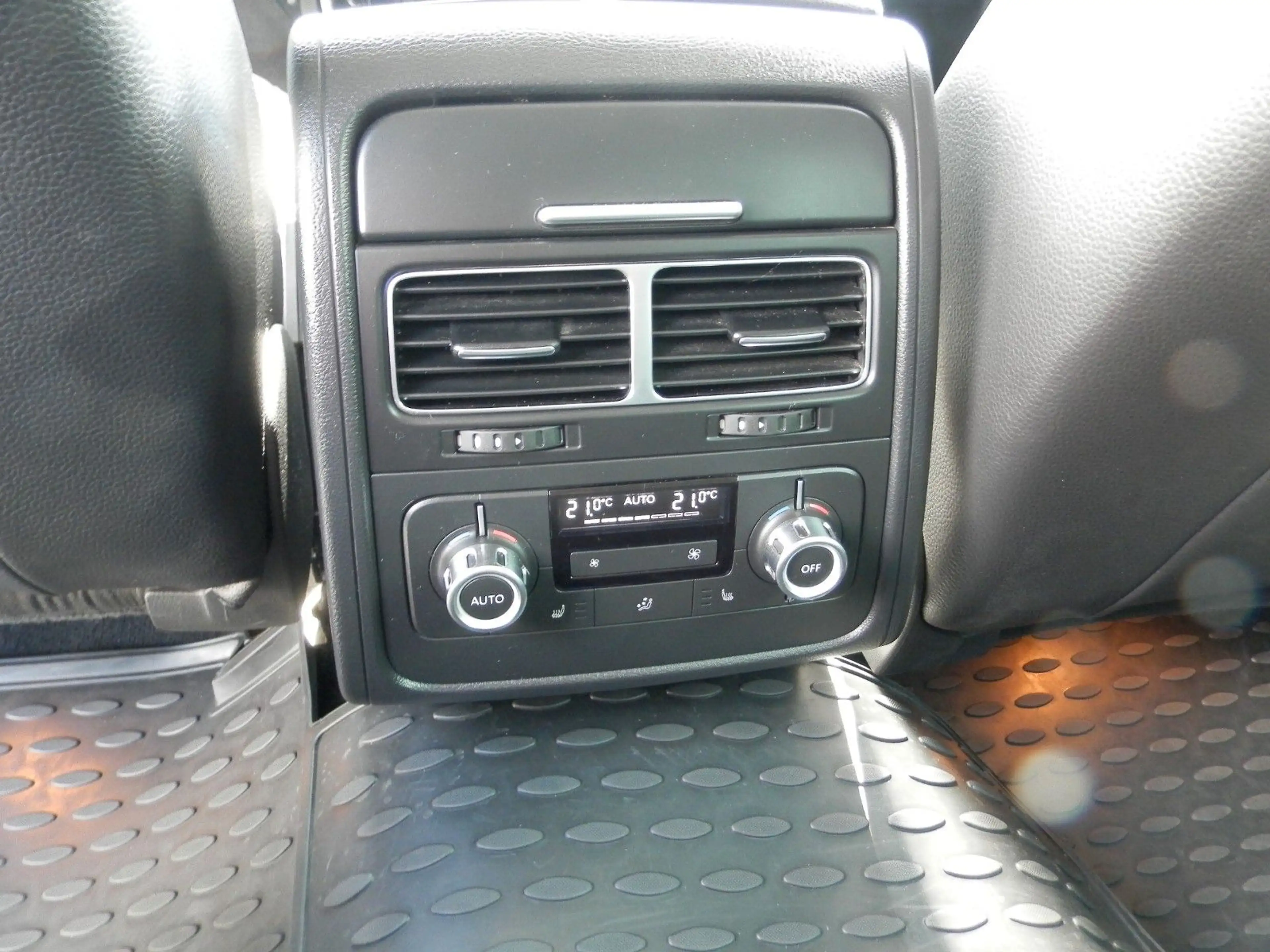 Volkswagen Touareg V6 TDI BMT"Bi-Xenon"Kamera"LED" — photo 7