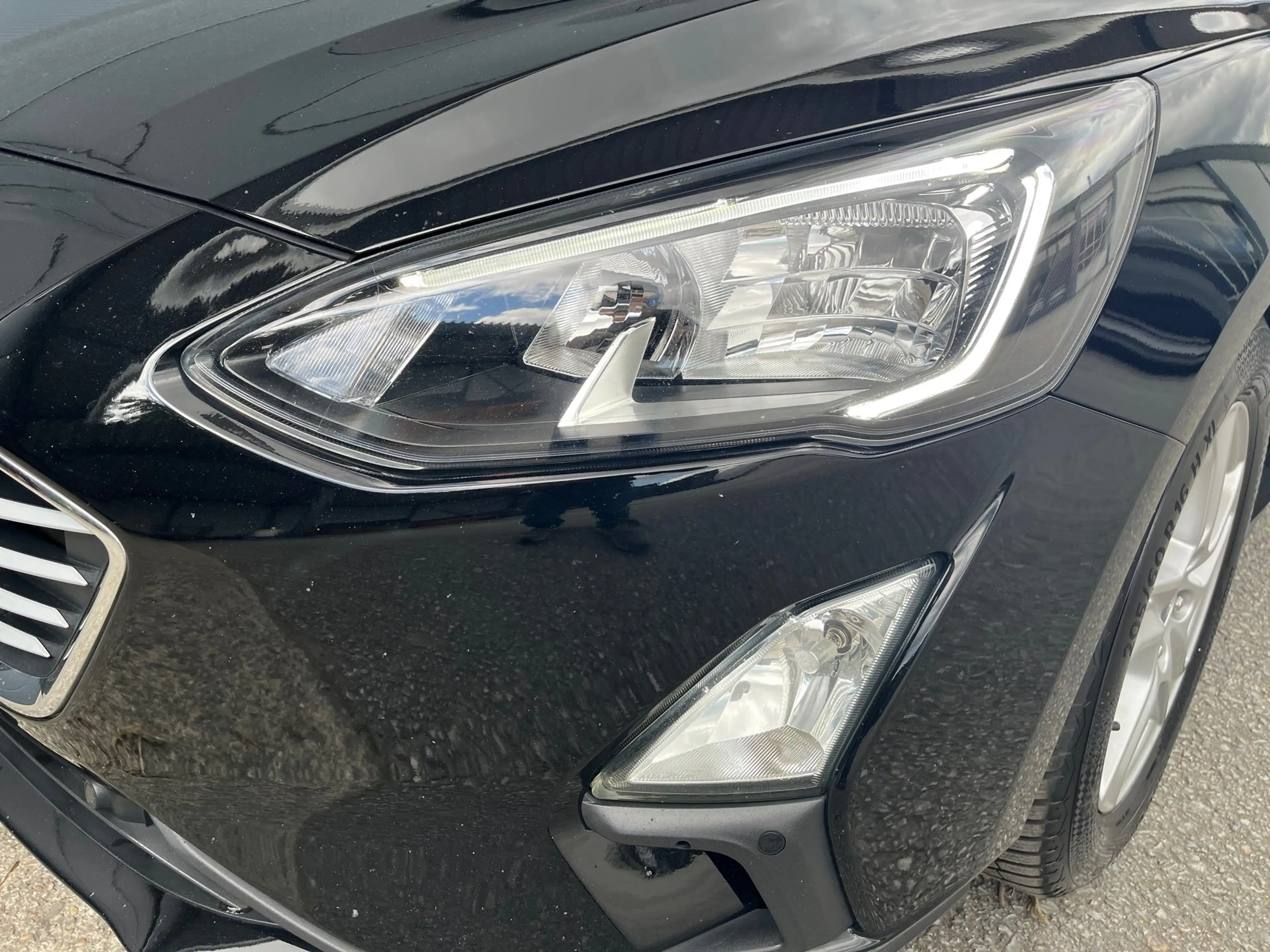 Ford Focus Traveller 1,0 EcoBoost Titanium — photo 4