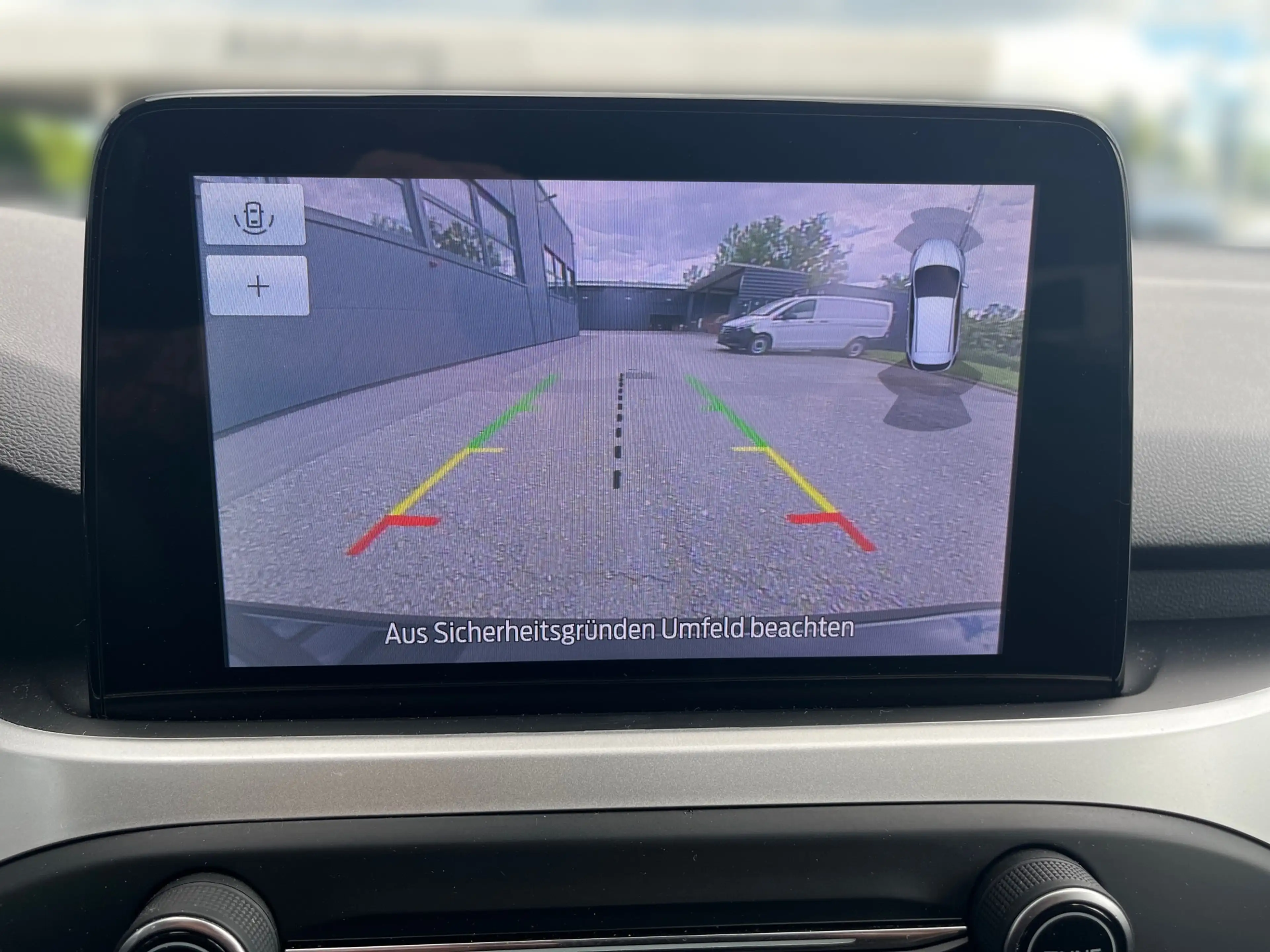 Ford Focus Traveller 1,0 EcoBoost Titanium — photo 11